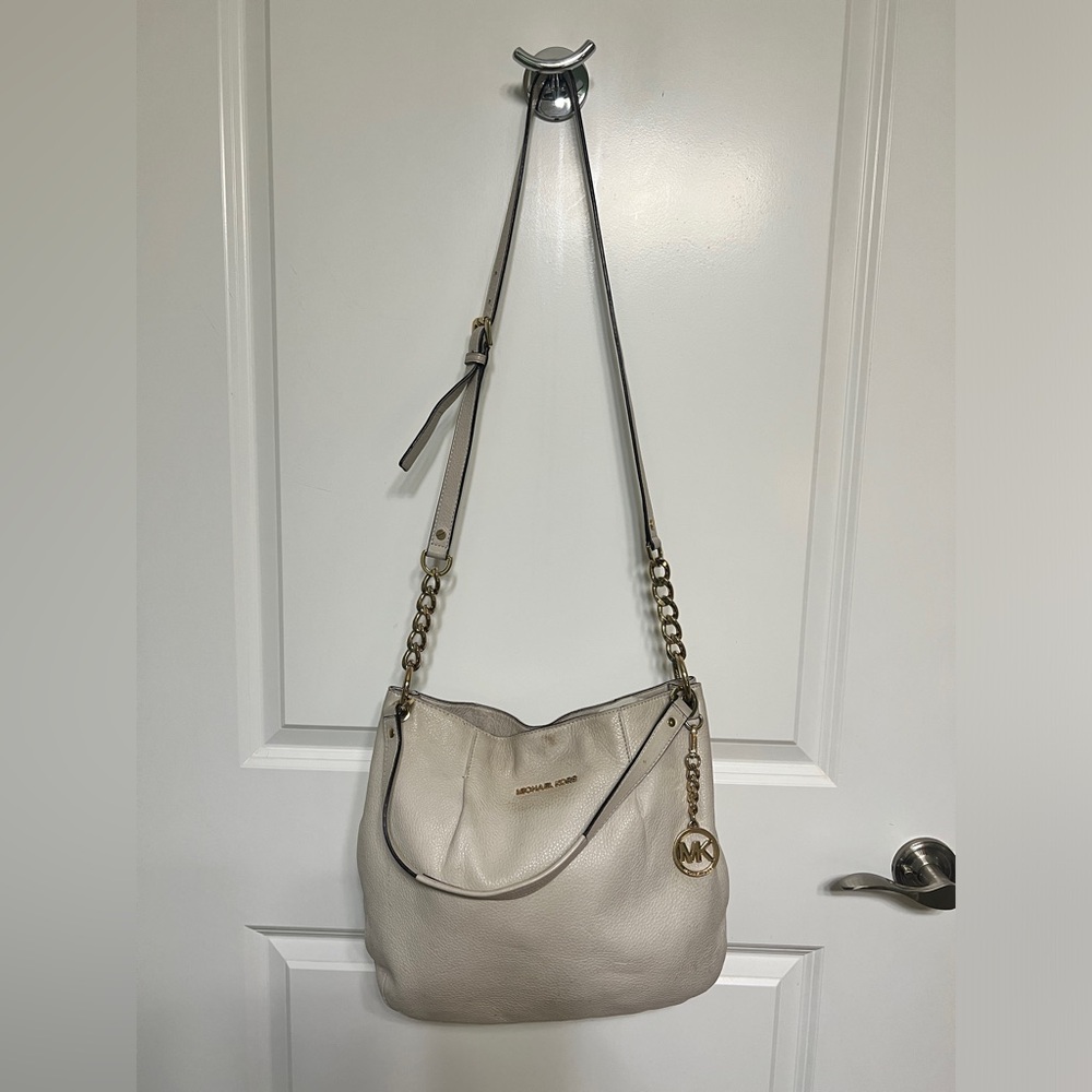 Michael Kors crossbody with adjustable shoulder strap purse